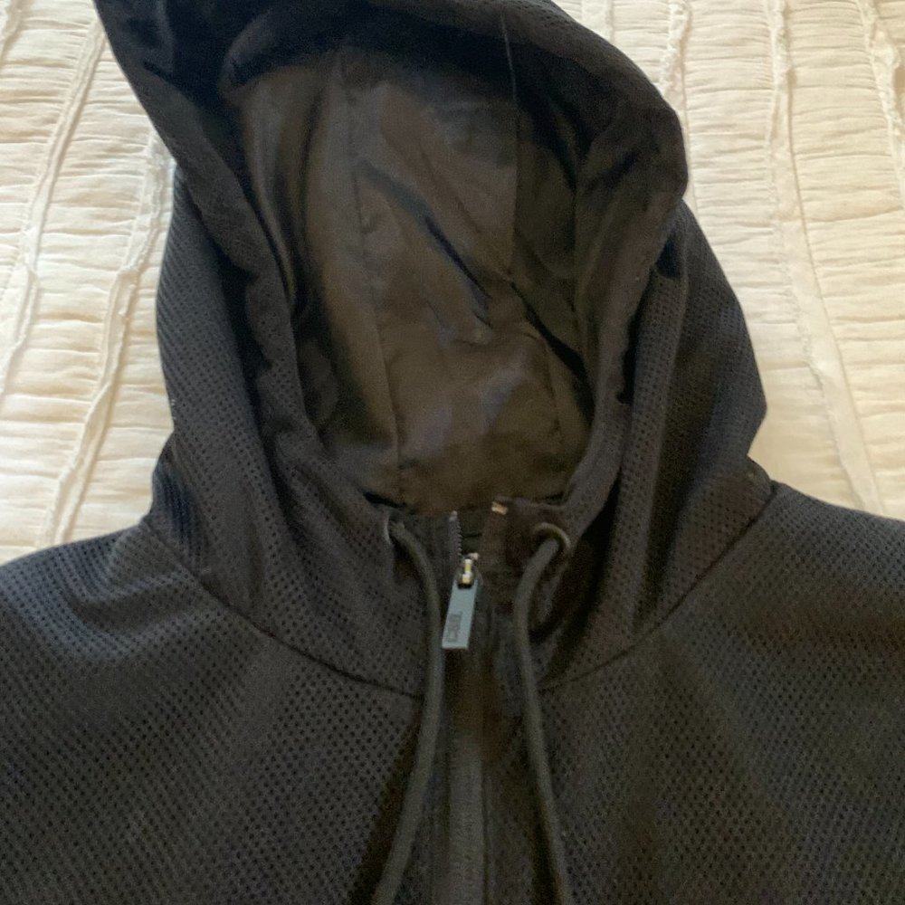 Windbreaker - Picture 7 of 8